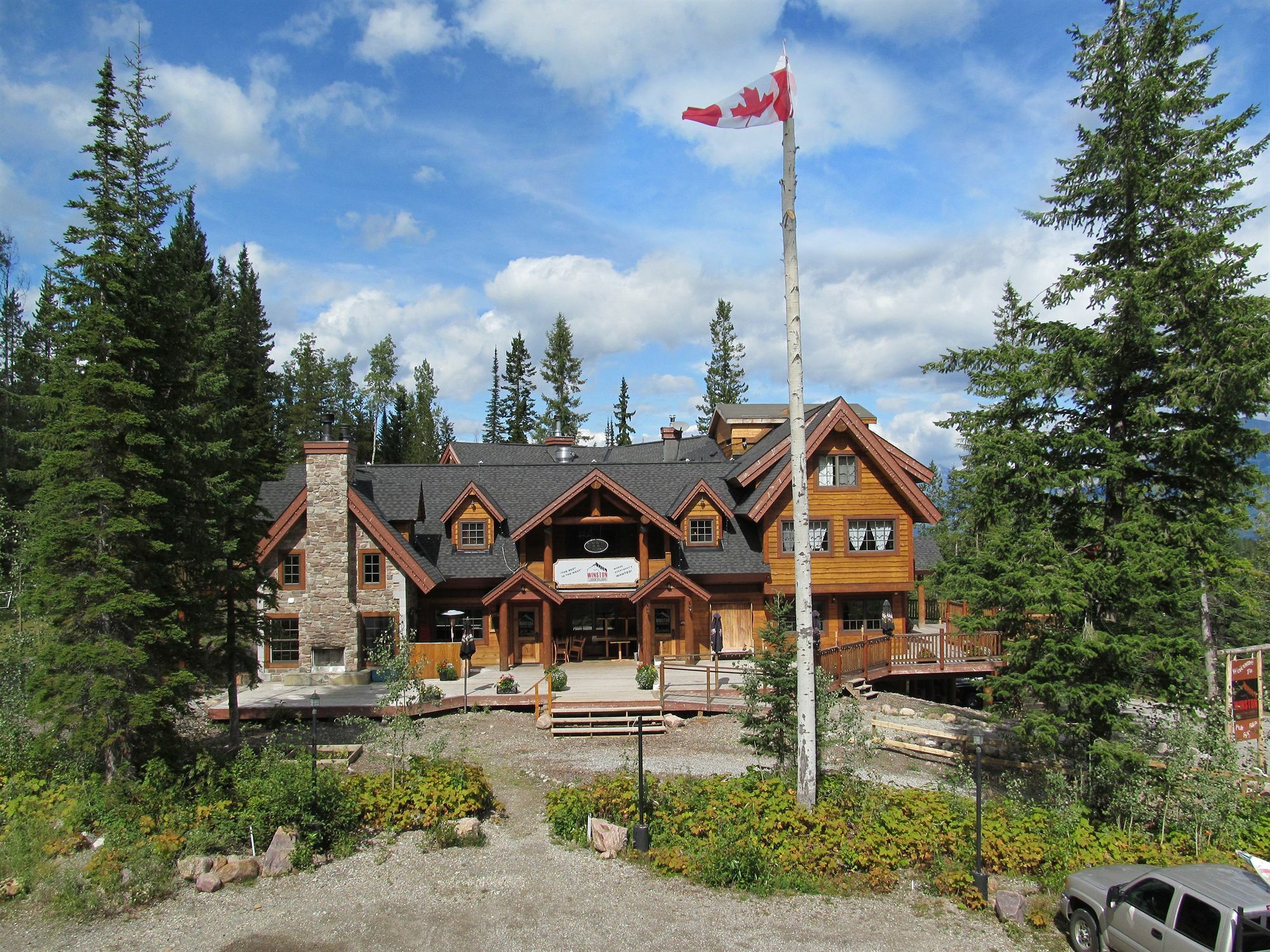 Lodge Winston Golden